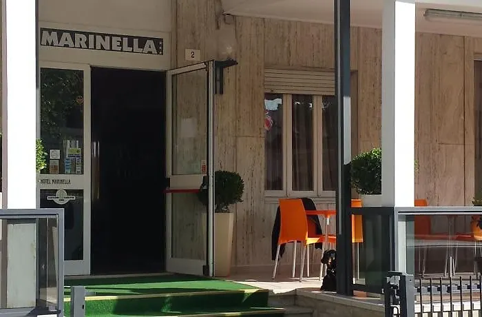 酒店 Marinella 里米尼